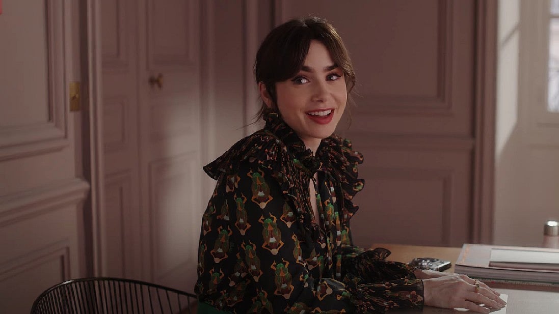 YouTube : Lily Collins in 'Emily In Paris 4'